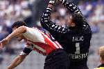 Amsterdam Arena stadion, 13 Augustus 2000
PSV-Roda JC, eindstand 2-0 om de Johan Cruyff-schaal
Nikiforov in duel met Kalac