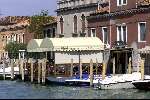 Venetie 26 augustus 2000
Paul de Leeuw trouwen in Venetie met zijn vriend Stephan.
Rest. Ai Frati