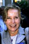 AMSTERDAM 28 augustus 2001
Surprise feestje voor  Joop Doderer vanwege zijn 80 e verjaardag en het nieuwe theater stuk BLIJVEND APLAUS.
Diana Dobbelman