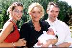Tiel 14 augustus 2001
Hanny met dochter en haar vriend met hun baby