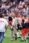 Amsterdam 12 augustus 2001
 PSV- FC Twente 3-2 voor de Johan Cruyffschaal in de Amsterdam Arena.
Op de foto men enkele mongole kinderen