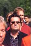Amsterdam 25 augustus 2001
Begrafenis van Sylvia Millecam op Westgaarde
Johnny Kraaykamp jr