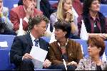 Amsterdam 12 augustus 2001
 PSV- FC Twente 3-2 voor de Johan Cruyffschaal in de Amsterdam Arena.
Louis v Gaal en Truus v Gaal