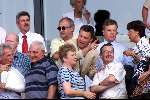Rotterdam 26 augustus 2001
Feyenoord-AJAX, eindstand 1-2
Louis v Gaal met Hans Wotte
Truus v Gaal en Youp v \'t Hek