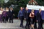 Amsterdam 25 augustus 2001
Begrafenis van Sylvia Millecam op Westgaarde
Marnix Kappers (l)