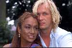 Amsterdam 6 augustus 2001
Patty Brard met haar man Rene