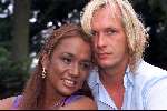Amsterdam 6 augustus 2001
Patty Brard met haar man Rene