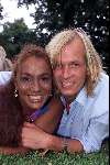 Amsterdam 6 augustus 2001
Patty Brard met haar man Rene