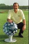 Paul Leonard
Winnaar 1998 PGA Senior Kamp. Nederland op Geolfbaan De Efteling
Golfen