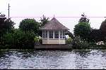 Loosdrecht 2 Augustus 2001
Villa aan de Vecht
Sloepenroute  tuinhuisje prieel