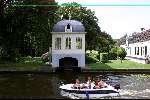 Loosdrecht 2 Augustus 2001
Villa aan de Vecht
Sloepenroute  Prieel  tuinhuisje