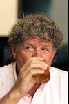 Amsterdam 14 augustus 2001
Willibrord Frequin met een glaasje bier