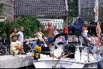 Loosdrecht 2 Augustus 2001
Wim Jesse op zijn zeilboot in de sluis van de Vecht met aansluiting op loosdrechtse plassen
Sloepenroute