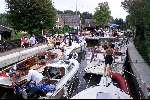 Loosdrecht 2 Augustus 2001
Wim Jesse op zijn zeilboot in de sluis van de Vecht met aansluiting op loosdrechtse plassen
Sloepenroute