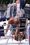 Loosdrecht 2 Augustus 2001
Wim Jesse op zijn zeilboot in de sluis van de Vecht met aansluiting op loosdrechtse plassen