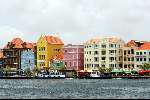Curacao 13 augustus 2002
Gekleurde huizen in Curacao