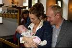 Naarden 24 augustus 2002
Marjolein Keunig en Henk Poort met baby