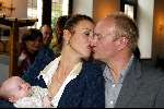 Naarden 24 augustus 2002
Marjolein Keunig en Henk Poort met baby