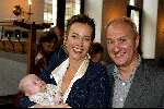 Naarden 24 augustus 2002
Marjolein Keunig en Henk Poort met baby