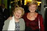 Amsterdam 2 september 2002

Premiere Oesters van Namkee in Pathe Arena
Willeke Alberti en Ria Alberti

Peter Smulders bv