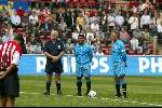 Eindhoven 6 augustus 2002
Opening PSV stadion met de oud spelers 1988
minuut stilte Hans Dorjee, Romario en Willy v d Kuylen