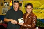 Volendam 5 september 2002
Jan Smit en Wim Jonk bij uitreiking cd