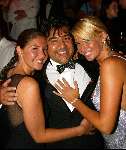 Amsterdam 4 augustus 2003
Premiere Tomb Raider in tushinski
Elemieke vermolen met Arnold Sadal en josefine v asdonk