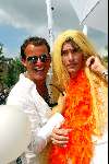 Amsterdam 2 augustus 2003
Gay parade door de amsterdamse grachten.
Leco v Zadelhoff en Bart Ettekhoven