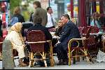 Baruch Moszkowicz met vrouw op terras