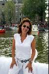 Amsterdam 2 augustus 2003
Gay parade door de amsterdamse grachten.
Cilly Dartell