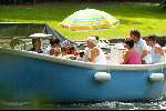 Amsterdam 10 augustus 2003
Reinout Oerlemans, Danielle Overgaag en Tijmen varen met boot met hun families