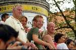 Amsterdam 2 augustus 2003
Gay parade door de amsterdamse grachten.
Hans Cornelisse
