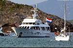 Porto Ercole 6 augustus 2003
Jumbo VI en zeilboot
