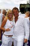 Amsterdam 2 augustus 2003
Gay parade door de amsterdamse grachten.
Ellemiek Vermolen en Bart Ettekhoven