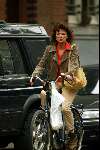 Amsterdam 28 augustus 2003
Linda v Dijck op de fiets