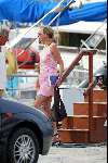 Porto Ercole 6 augustus 2003
Mabel Wisse Smit op de Jumbo VI met beveilingsbeambte