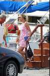 Porto Ercole 6 augustus 2003
Mabel Wisse Smit op de Jumbo VI met beveilingsbeambte