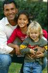 Amsterdam 30 augustus 2003
Ruud Gullit voetballen en spelen met zijn kinderen Joelle en Maxim