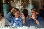 Amsterdam 30 augustus 2003
Ursul de Geer op terras bij joffers met 2 dames