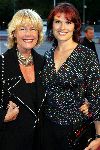 Den Haag 30 augustus 2004
Premiere Passion in schouwburg Den Haag.
Anouk v Nes en Sheila de Vries
