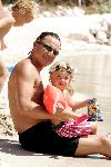 Curacao 16 Augustus 2004
Armando Borsato met Senna Borsato op het strand