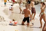 Curacao 16 Augustus 2004
Armando Borsato   Jada en Leontine Borsato op het strand
Peter Smulders bv
