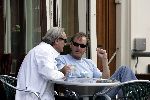 Amsterdam 28 augustus 2004
Erik de Vlieger op terras op Cornelis Schuytstraat
