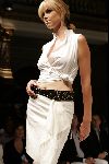 Amsterdam 3 augustus 2004
Modeshow Erny v Reijmersdal in  het tropenmuseum.