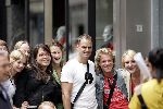 Amsterdam 24 augustus 2004
Frank de Boer met fans op de PC Hooftstraat