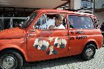 Loosdrecht 31 augustus 2004
Persconferentie Gerard Joling bij Restaurant Zin.
Gerard Joling in fiat 500