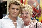 Amsterdam 3 augustus 2004
Premiere circus Renz. 
Hans Klok met moeder