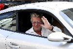 Amsterdam 3 augustus 2004
Jan des Bouvrie en Willem in jan zijn nieuwe porsche 911 carrera S op pc hooftstraat