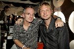 Bloemendaal 31 augustus 2004
Feestje radio Veronica in strandtent Vroeger.
Rob Stenders en Jeroen v Inkel.