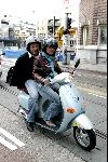 Amsterdam 25 augustus 2004
Presentatie nieuwe blad Zuid .
Josefine v Asdonk op scooter